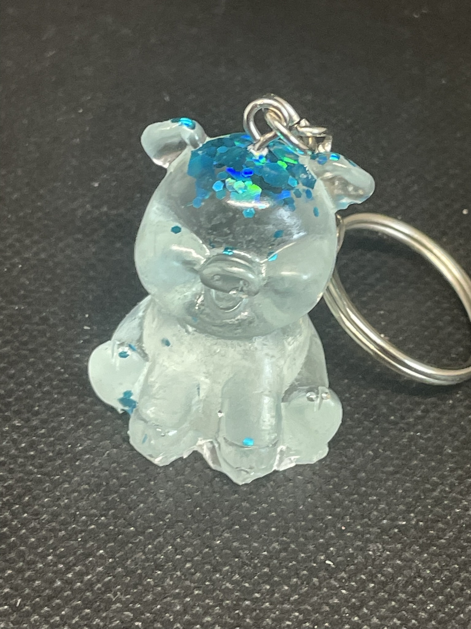 Porte clés cochon bleu clair & paillettes